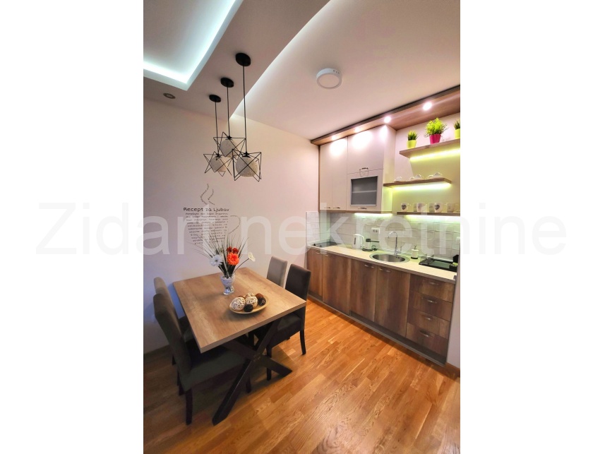 Квартира, 441 м², 110 000$ — FAKTOR